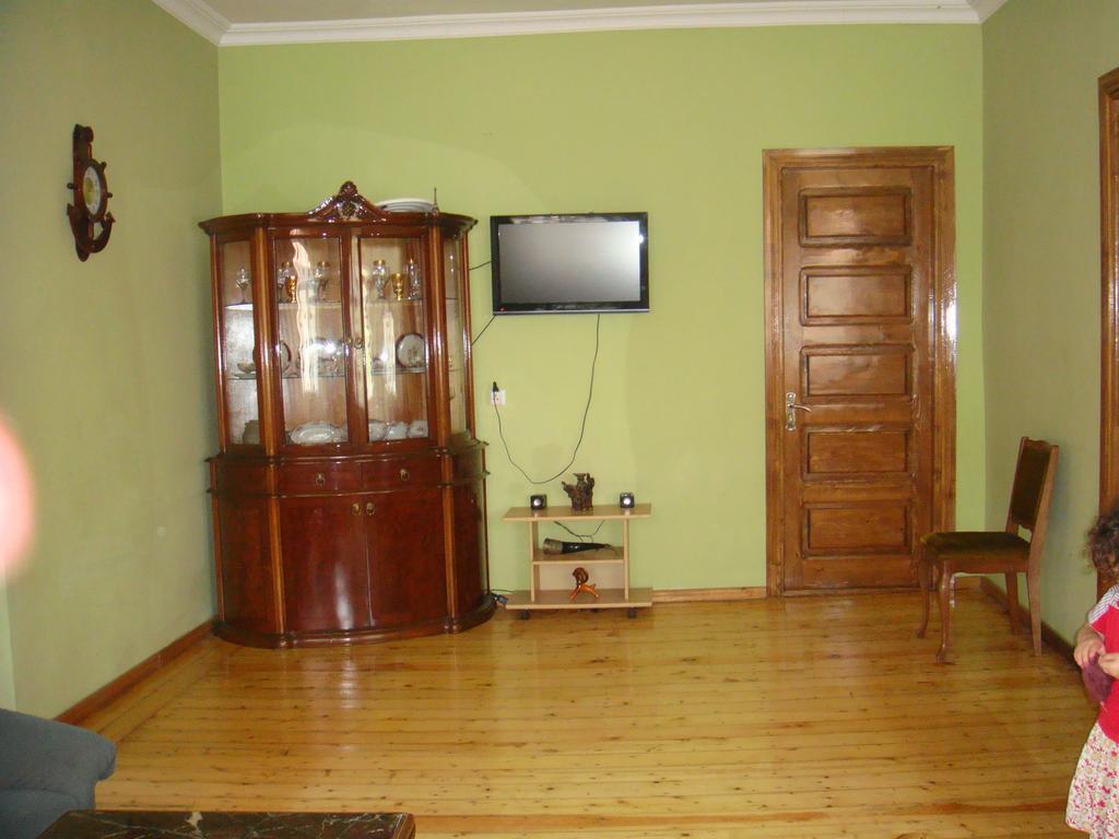 Guest House Quiet Home Batumi Exterior photo