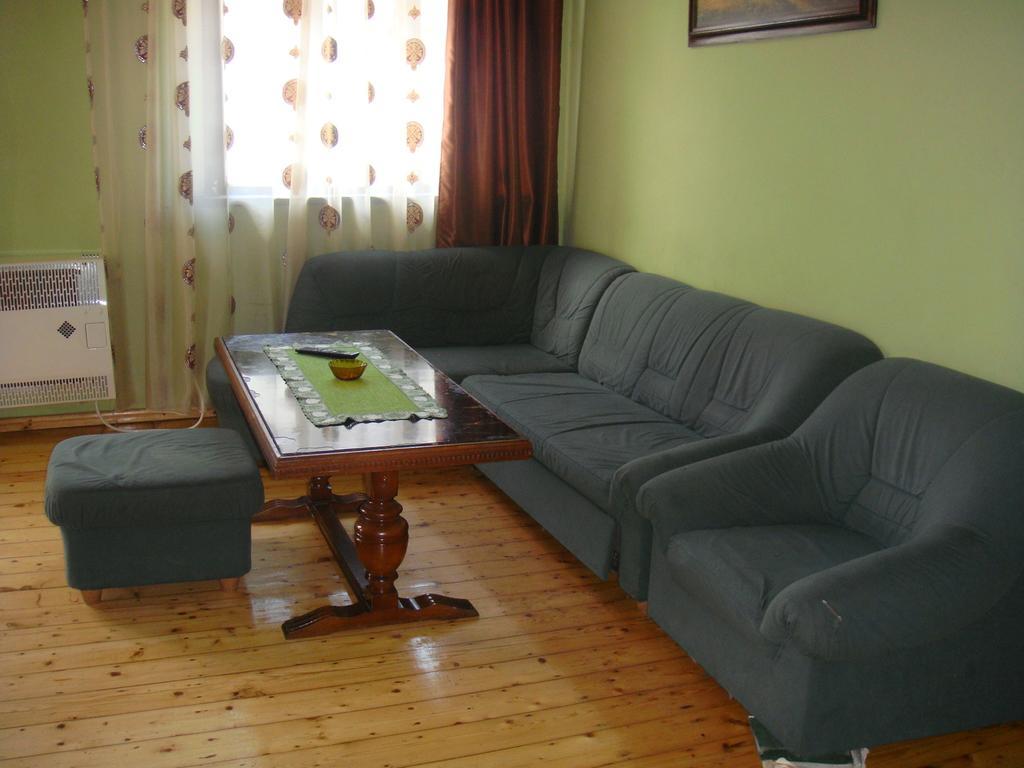 Guest House Quiet Home Batumi Exterior photo