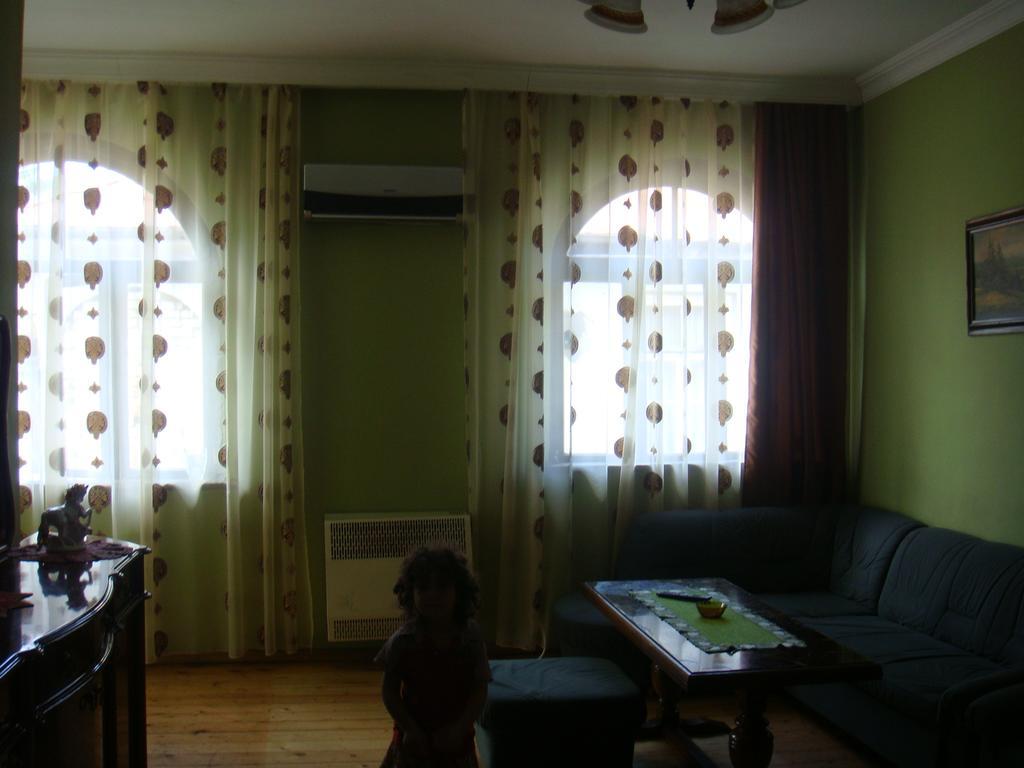 Guest House Quiet Home Batumi Exterior photo
