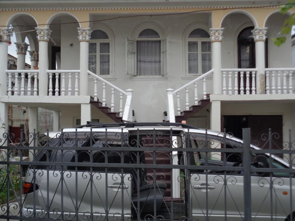 Guest House Quiet Home Batumi Exterior photo
