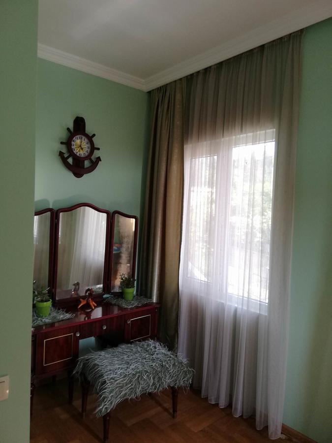 Guest House Quiet Home Batumi Exterior photo