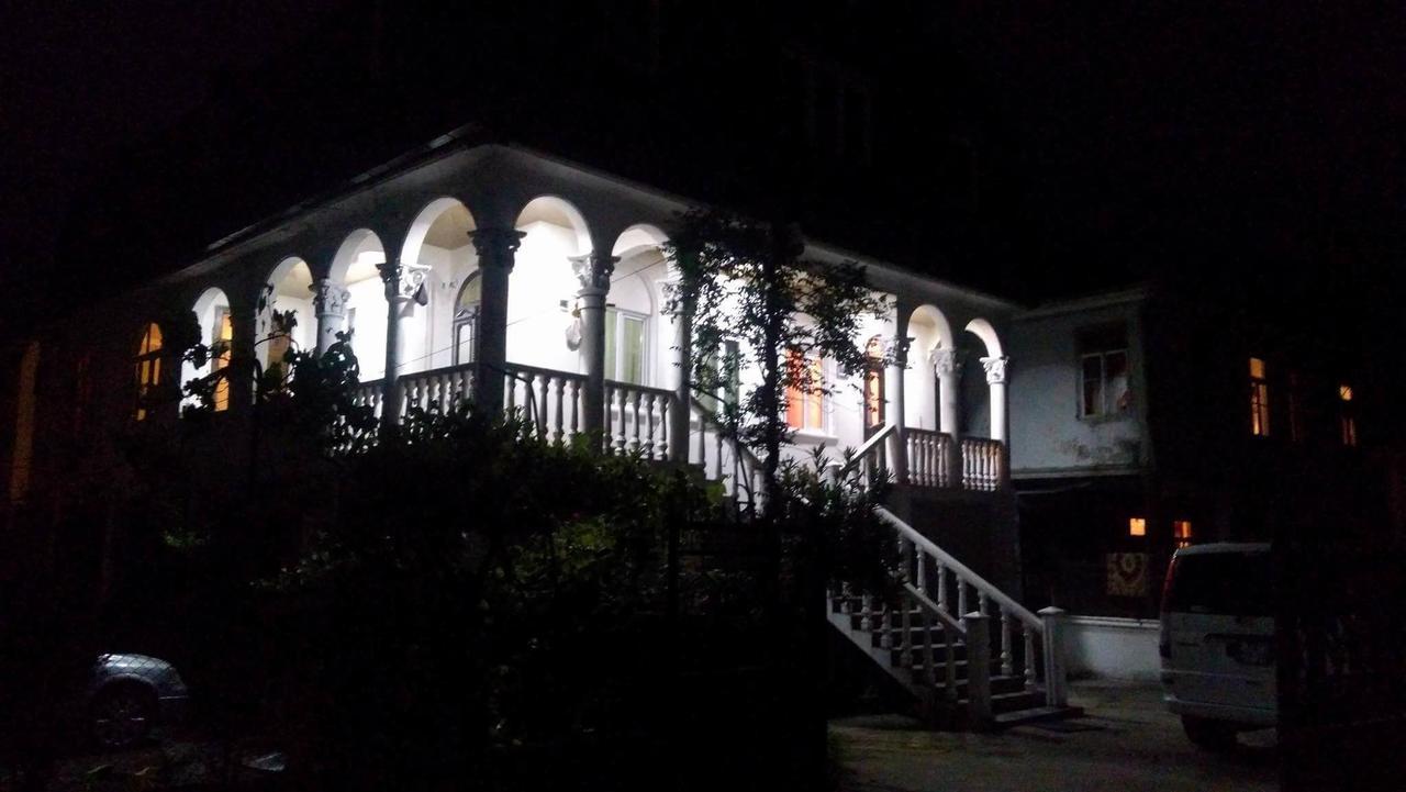 Guest House Quiet Home Batumi Exterior photo